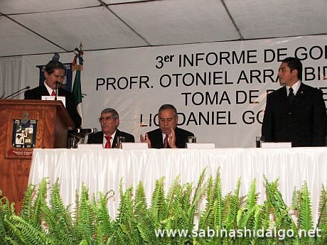 Daniel González rindió protesta