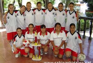 Selección femenil de futbol