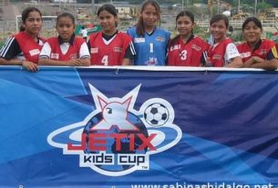 Equipo de Sabinas Hidalgo en la Copa Jetix en la rama femenil