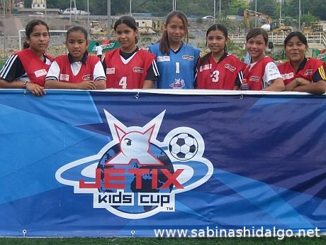 Equipo de Sabinas Hidalgo en la Copa Jetix en la rama femenil