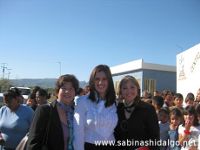 Entregan juguetes mujeres Priístas