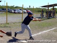 Roberto Cárdenas conecta gran slam en triunfo felino