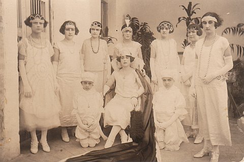 Reina Olivia de Sabinas Hidalgo y su Corte de Honor en 1925