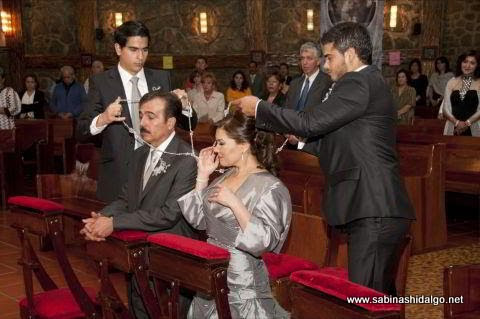 Alma Rosa Martínez y Edmundo García celebraron sus Bodas de Plata