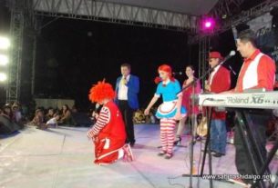 Presentaron espectáculo de Mario Bezares en la Feria