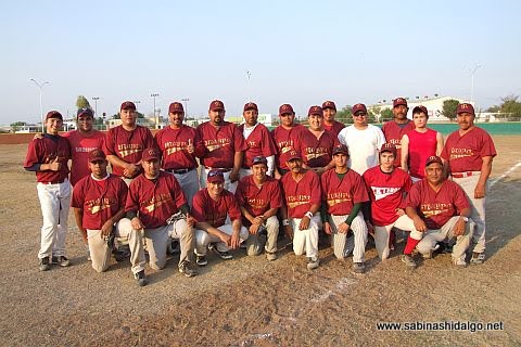 Equipo Maypa Trucking del torneo sabatino de softbol