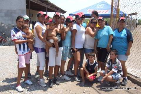 Equipo de softbol femenil Pajaritas de Vallecillo