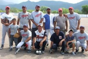Equipo Albures A del torneo de softbol del Club Sertoma