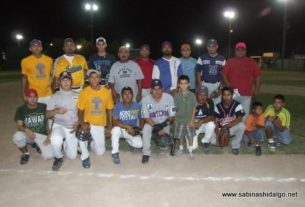 Equipo Vallecillo del torneo nocturno de softbol