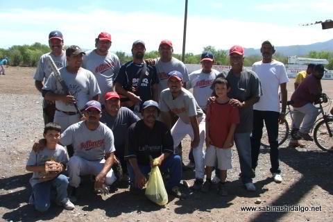 Equipo Águilas del torneo de softbol del Club Sertoma
