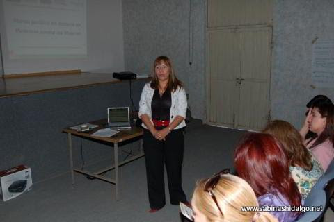 Imparten taller de atención a mujeres víctimas de violencia