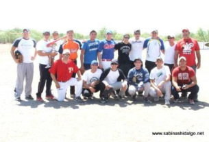 Equipo Ponchados del torneo de softbol del Club Sertoma