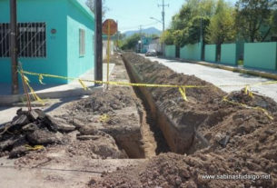 Reemplazo de tubería de agua en colonia Pablo de los Santos