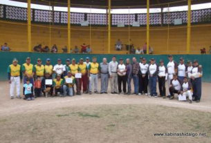 Inauguración del torneo de softbol de veteranos