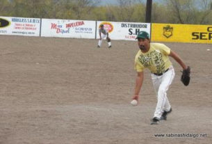 Ramón Leopoldo Alba de Águilas en el softbol del Club Sertoma