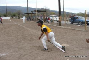 Salvador Velázquez de Perrones en el softbol del Club Sertoma