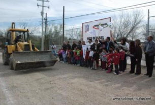 Banderazo de inicio de obra de pavimentación en Hacienda Larraldeña