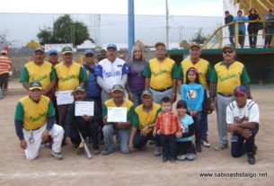 Equipo Insulinos del torneo de softbol de veteranos