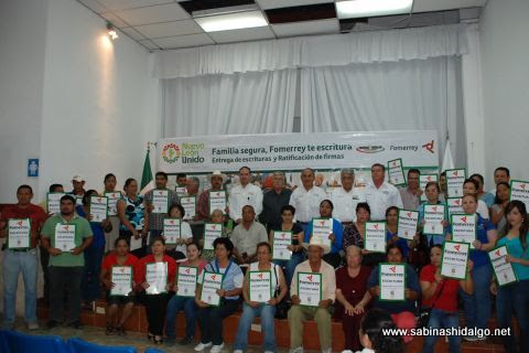 Entrega de 45 escrituras por parte de FOMERREY y Asentamientos Humanos de Sabinas Hidalgo