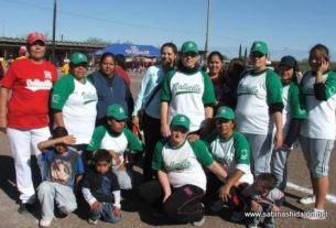 Equipo Pioneras de Vallecillo en el softbol femenil del Club Sertoma