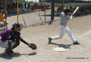 David Velázquez de Perrones en el softbol del Club Sertoma