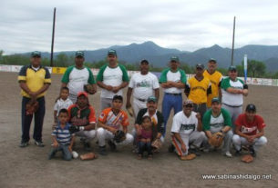 Equipo Perrones del softbol del Club Sertoma