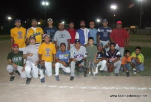 Equipo Vallecillo del torneo nocturno de softbol