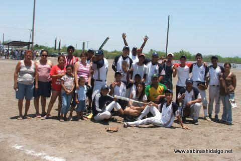 Equipo Yankees en el softbol del Club Sertoma