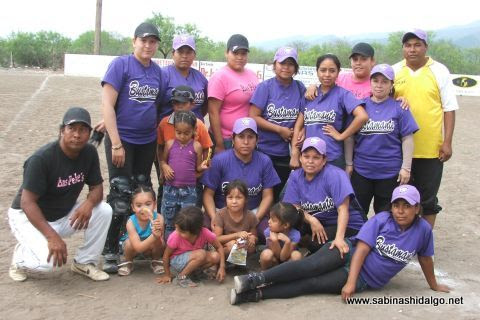 Equipo Pekes de Bustamante del torneo femenil de softbol del Club Sertoma