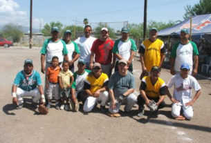 Equipo Perrones del torneo de softbol del Club Sertoma