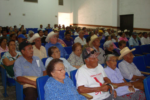 Beneficiados con el programa 70 y más.