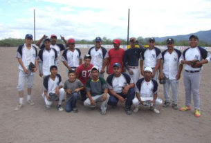 Equipo Yankees en el softbol del Club Sertoma.