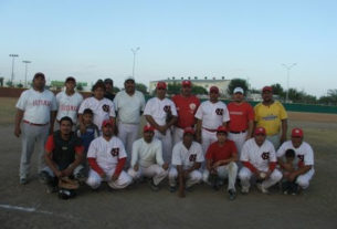 Equipo CNC del torneo de softbol sabatino.