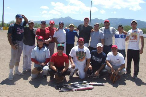Equipo Ponchados del softbol del Club Sertoma