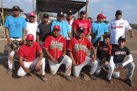Equipo Cerveceros del torneo de softbol del Club Sertoma