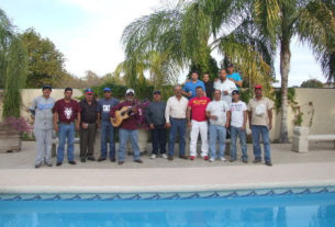 Celebración prenavideña del club Tiburones