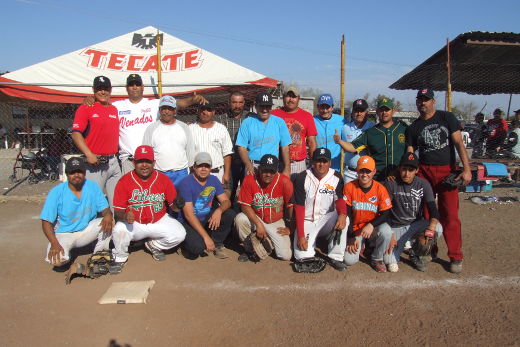Equipo Cerveceros del torneo de softbol del Club Sertoma
