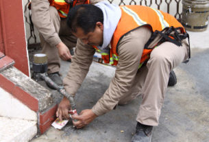 Personal de Servicios de Agua y Drenaje. (http://nl.gob.mx)