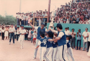 Celebración de Sabinas Hidalgo como campeón nacional menor de 1986