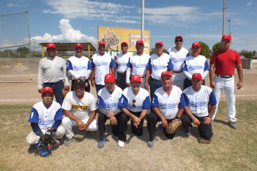 Equipo Hipertensos del torneo de softbol de Bellavista