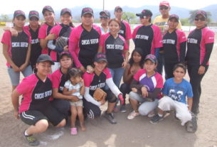 Chicas Sertoma en el softbol femenil del Club Sertoma