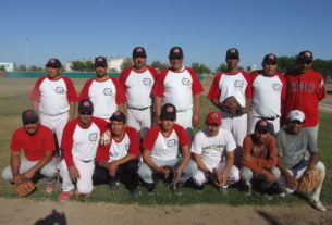 Equipo CNC en el softbol sabatino