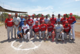 Club Tiburones en la Liga de Beisbol de San Nicolás