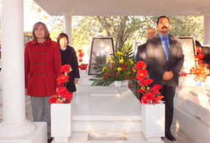Guardia de honor del personal directivo de la Normal Pablo Livas
