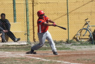 Alejandro Amaro de Tiburones en la Liga de Beisbol San Nicolás