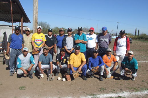 Equipo Ninis en el softbol del Club Sertoma