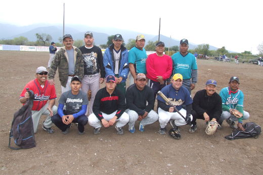 Equipo Ninis del torneo de softbol del Club Sertoma