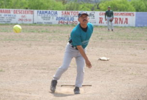 Nabor Soto de Ninis en el softbol del Club Sertoma