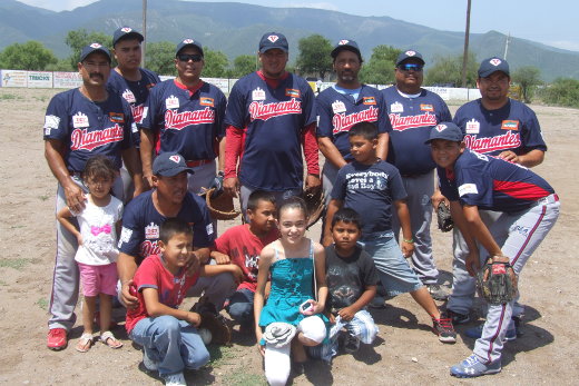 Diamantes de Vallecillo en el softbol del Club Sertoma